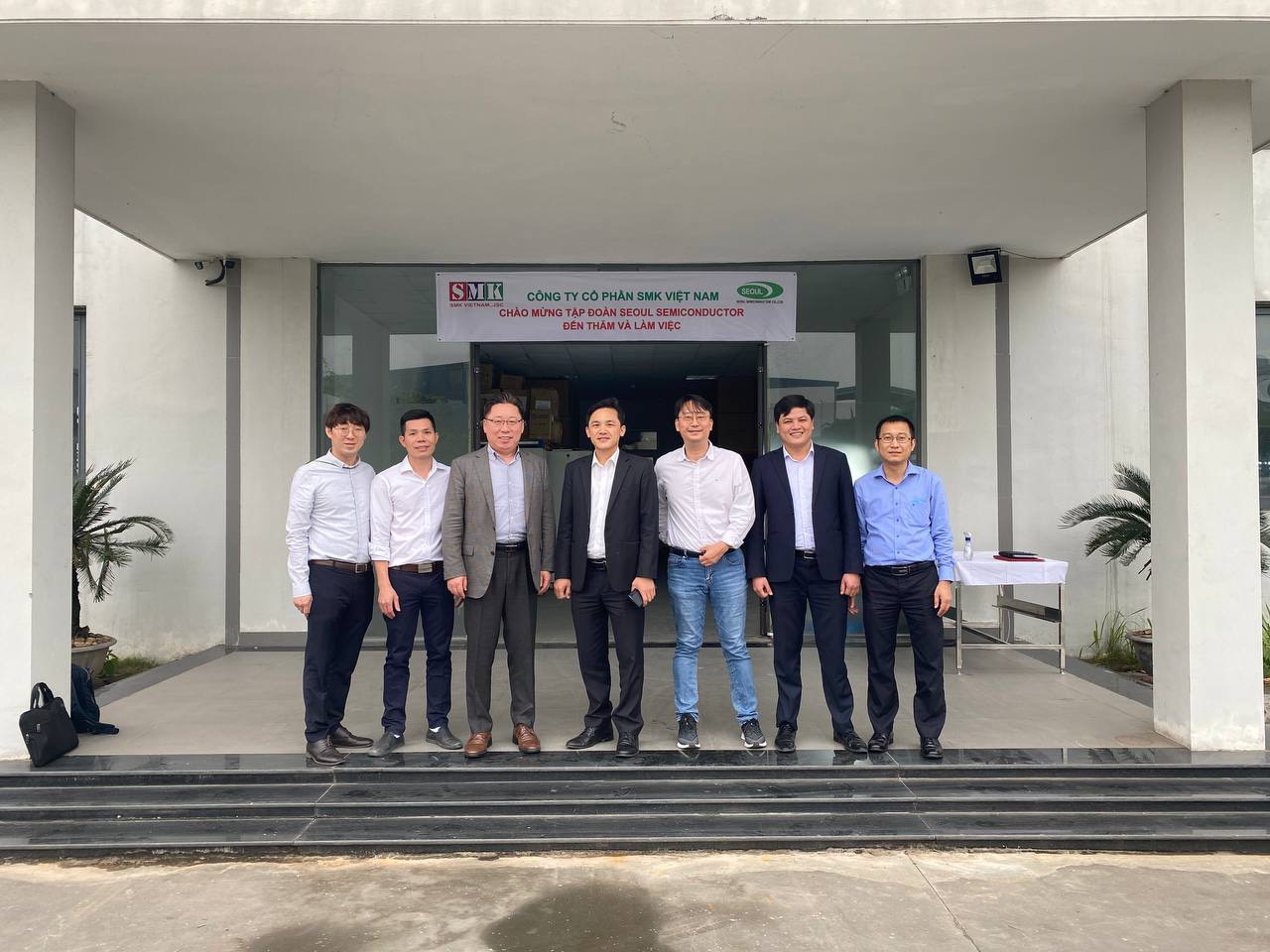 Tập đoàn Seoul Semiconductor đến thăm nhà máy SMK Việt Nam